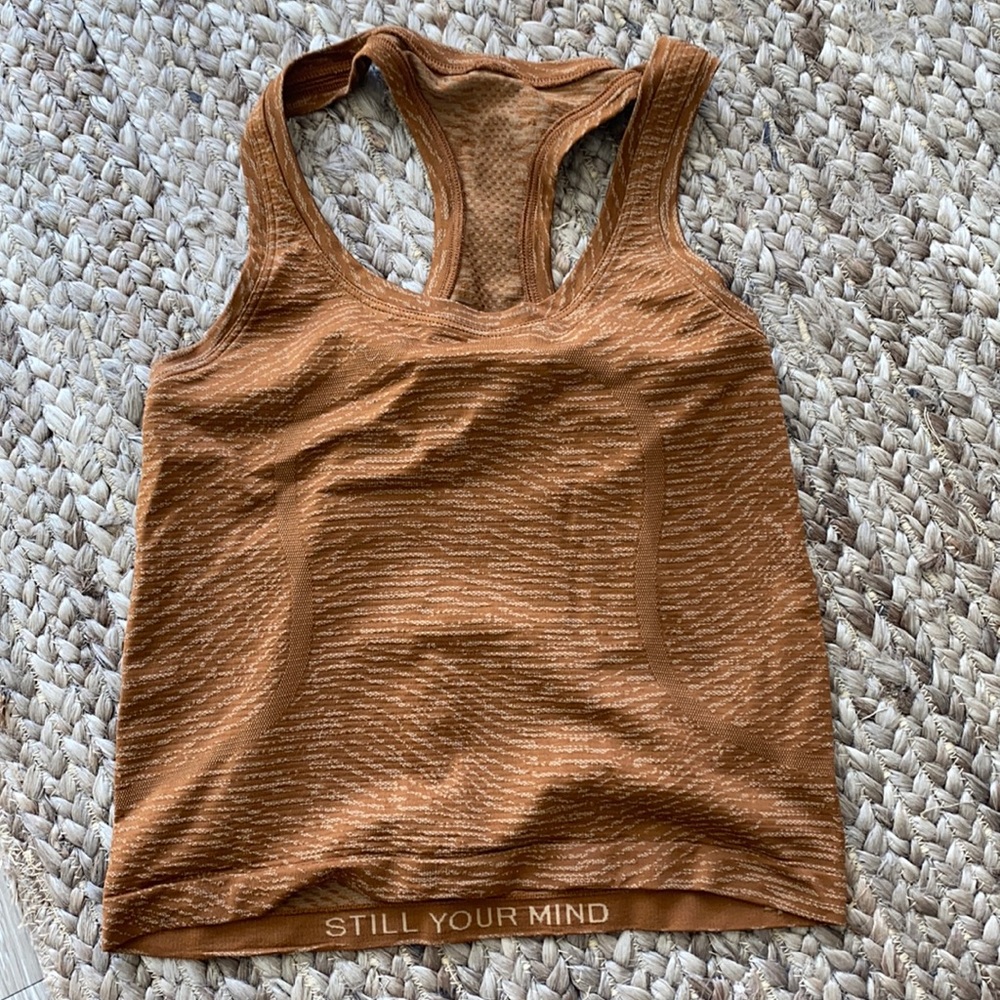 Lululemon workout crop
